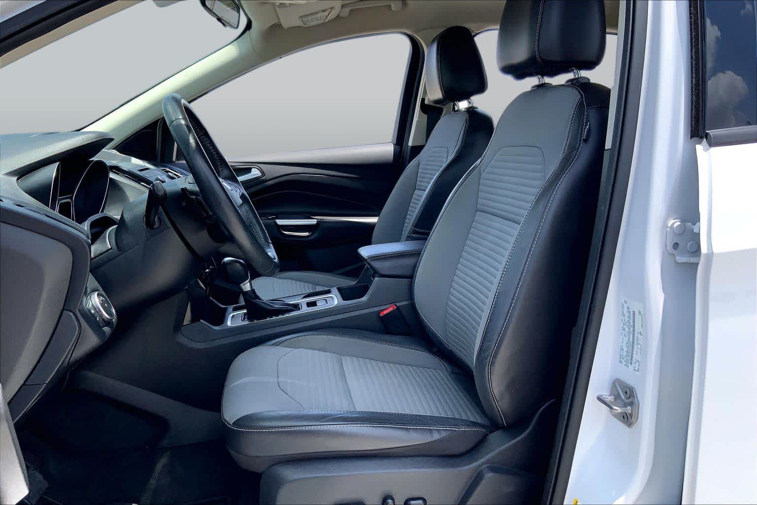 2017 Ford Escape SE Oxford White at Tomball Ford