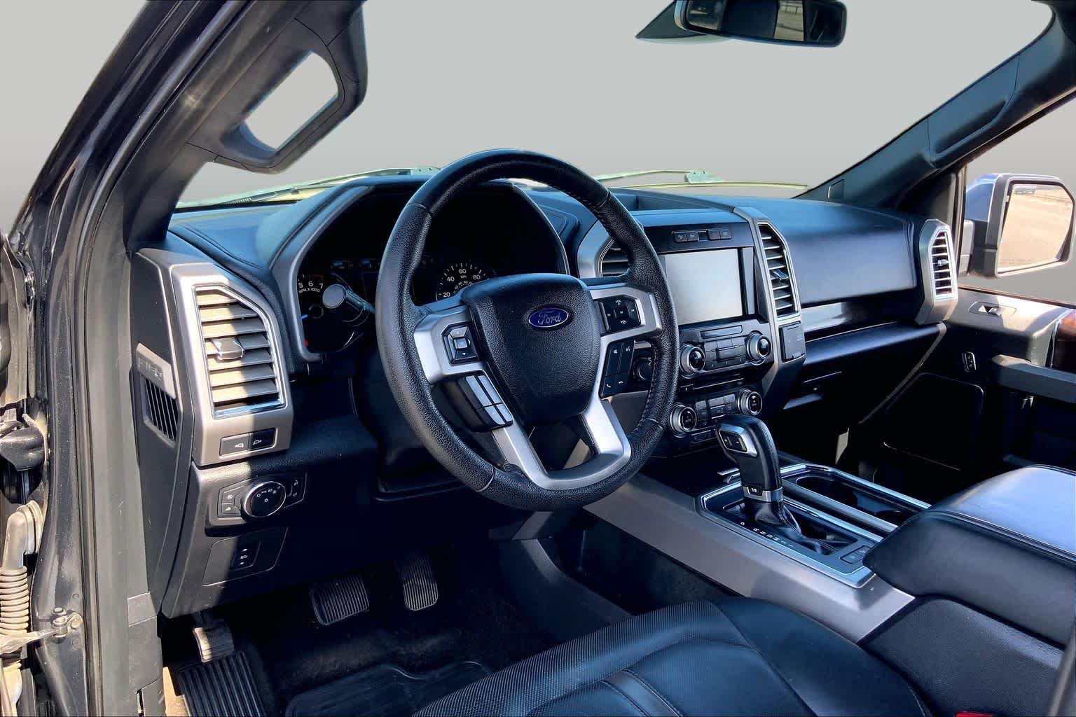 2015 Ford F-150 photo 17 of 36