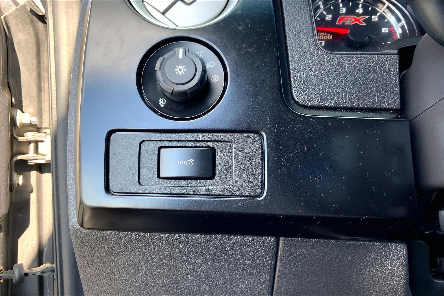 2013 Ford F-150 photo 33 of 36