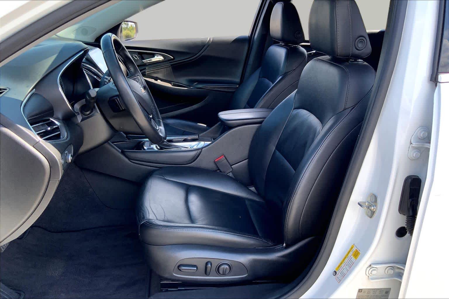2017 Chevrolet Malibu LT - 7