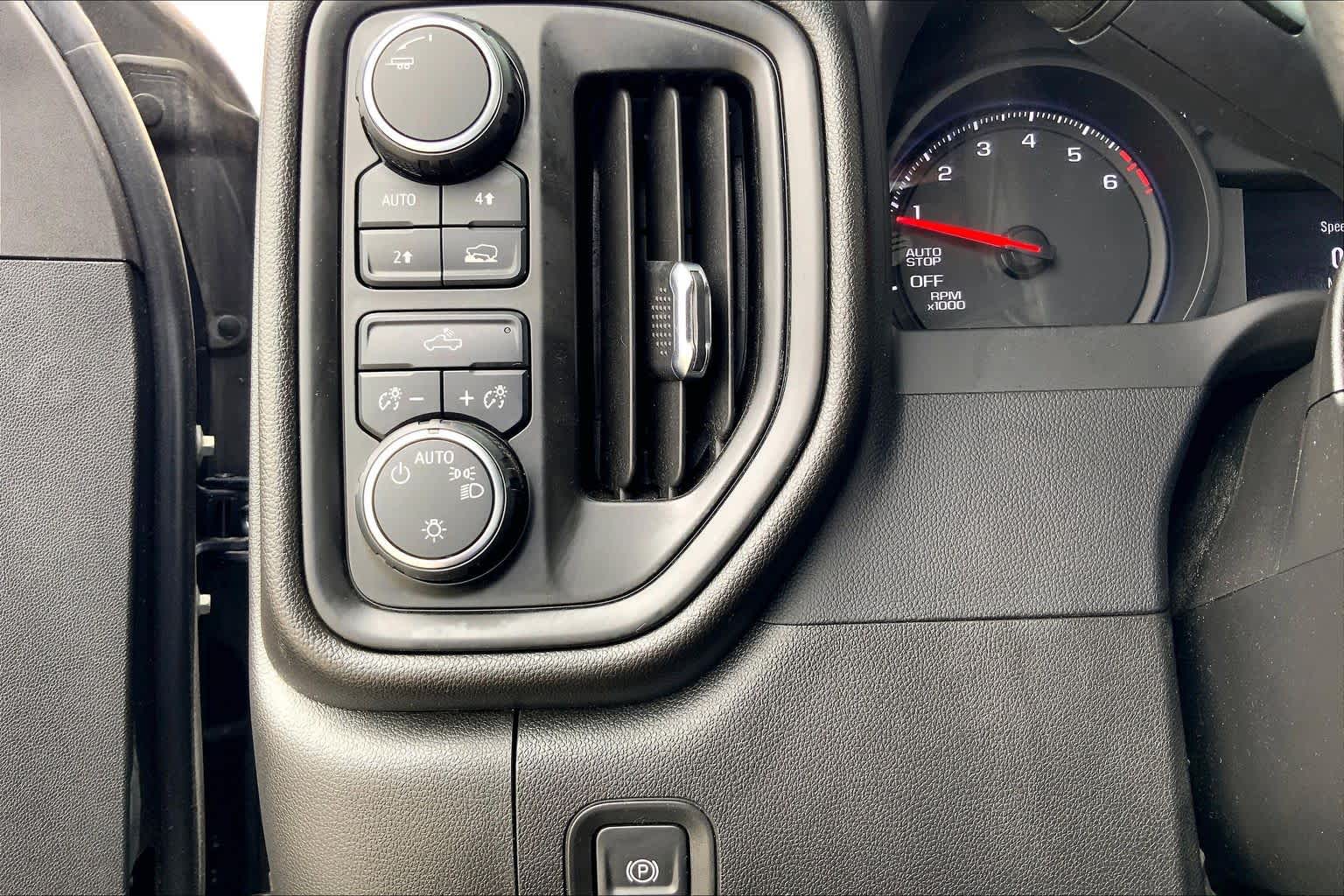 2022 Chevrolet Silverado 1500 photo 33 of 36