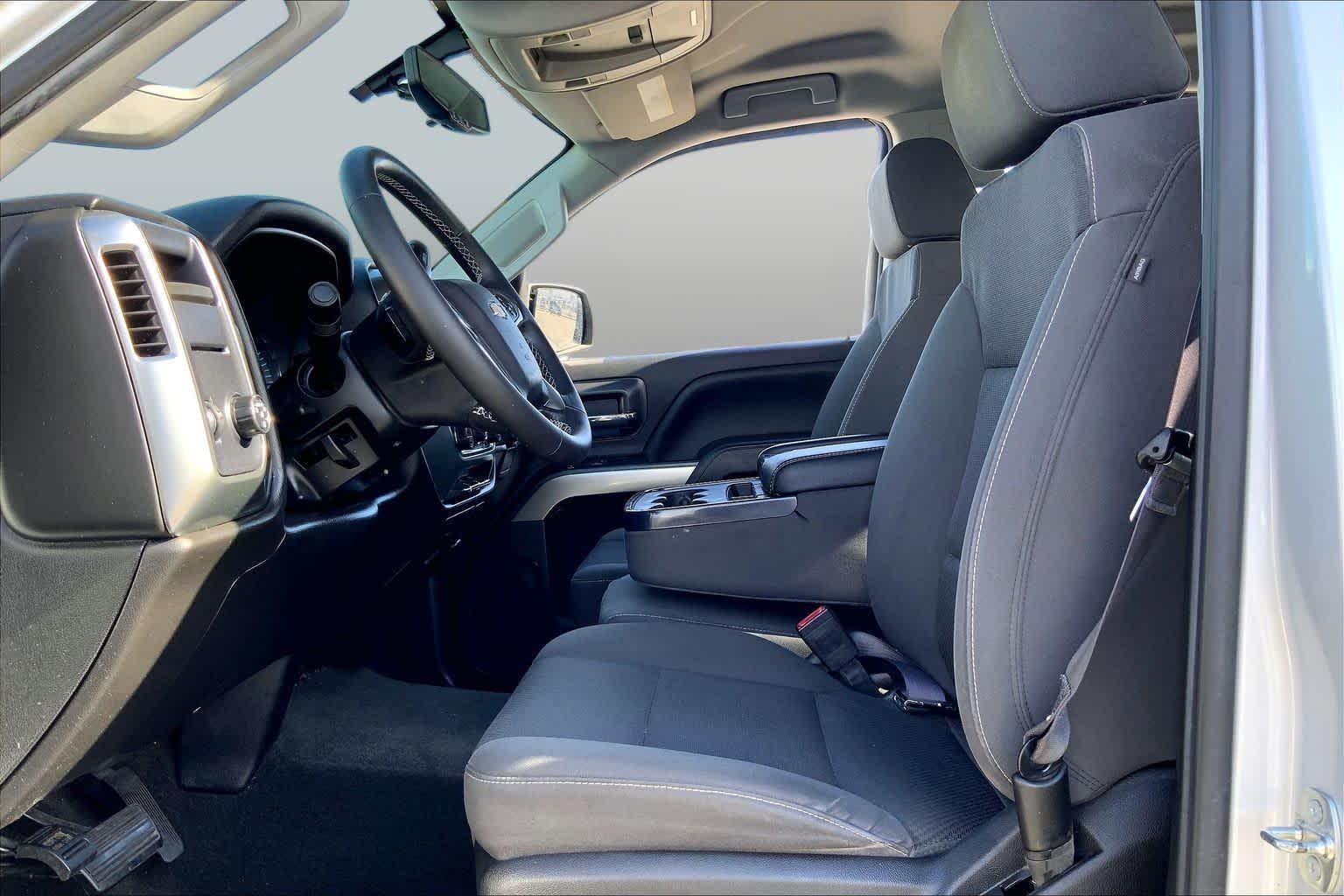 2017 Chevrolet Silverado 1500 photo 8 of 36