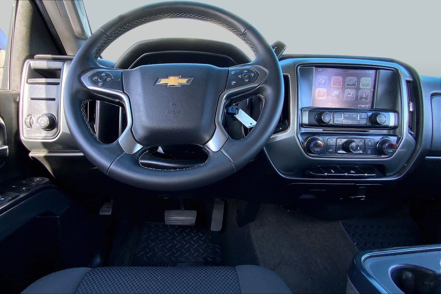 2017 Chevrolet Silverado 1500 photo 6 of 36