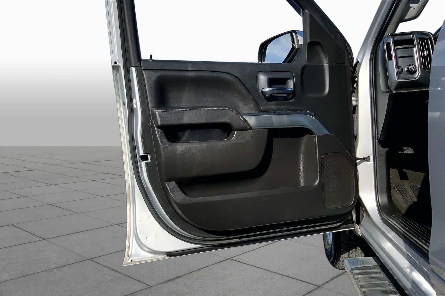 2017 Chevrolet Silverado 1500 photo 21 of 36