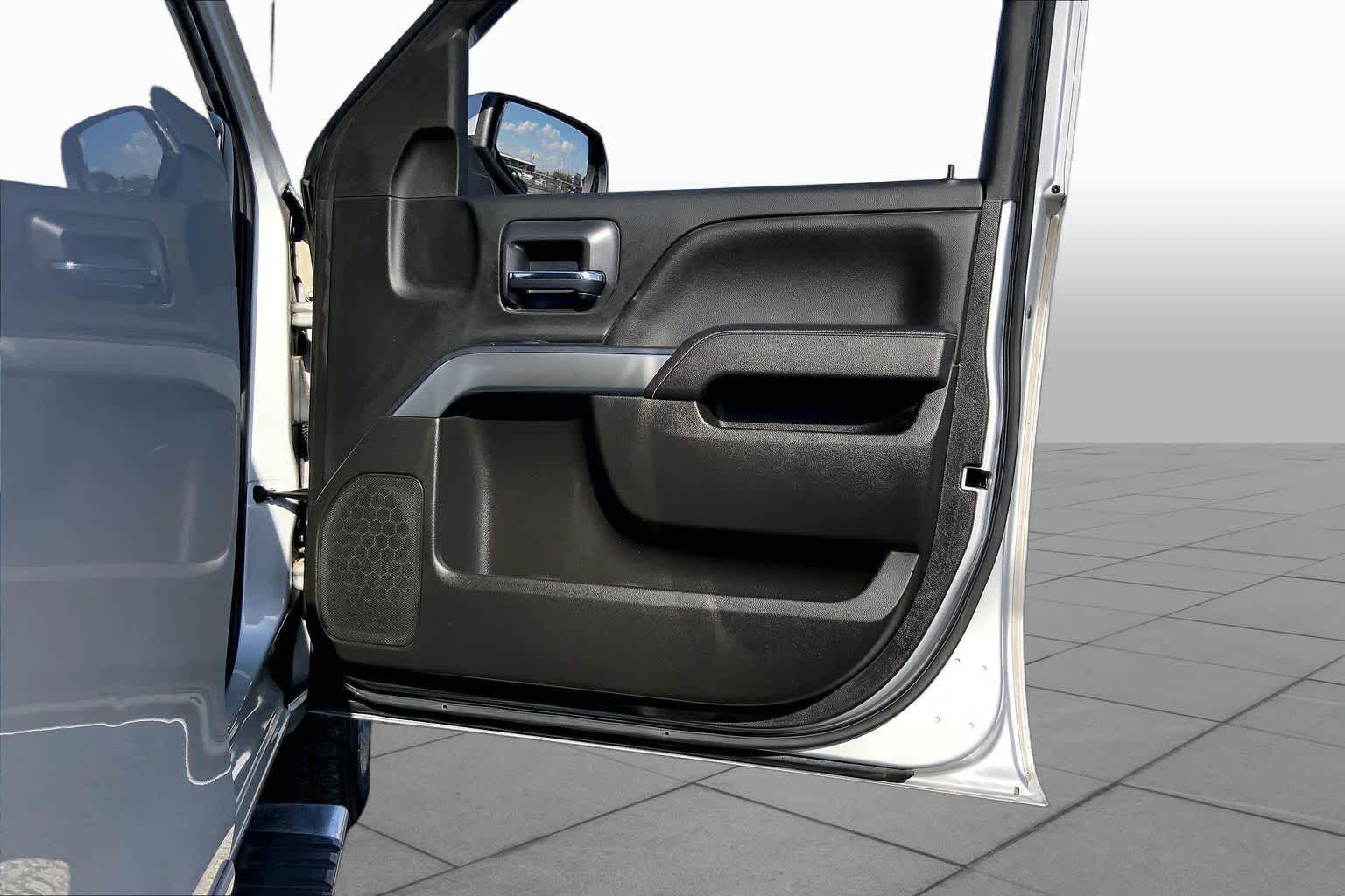 2017 Chevrolet Silverado 1500 photo 22 of 36