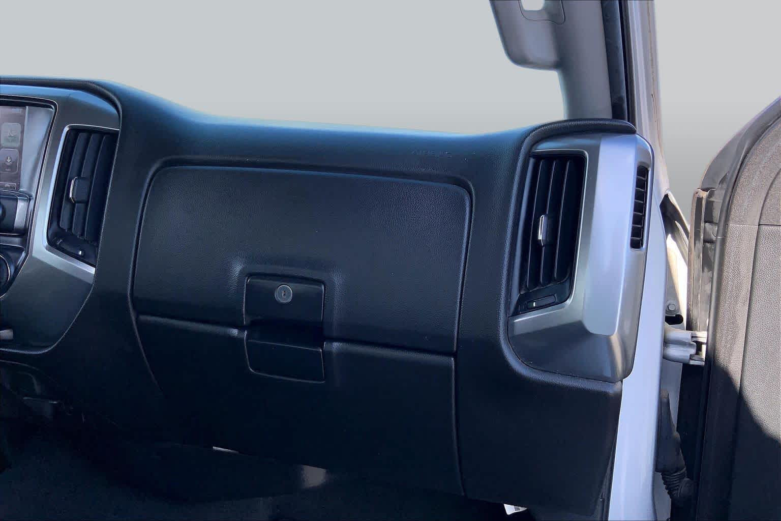 2017 Chevrolet Silverado 1500 photo 18 of 36