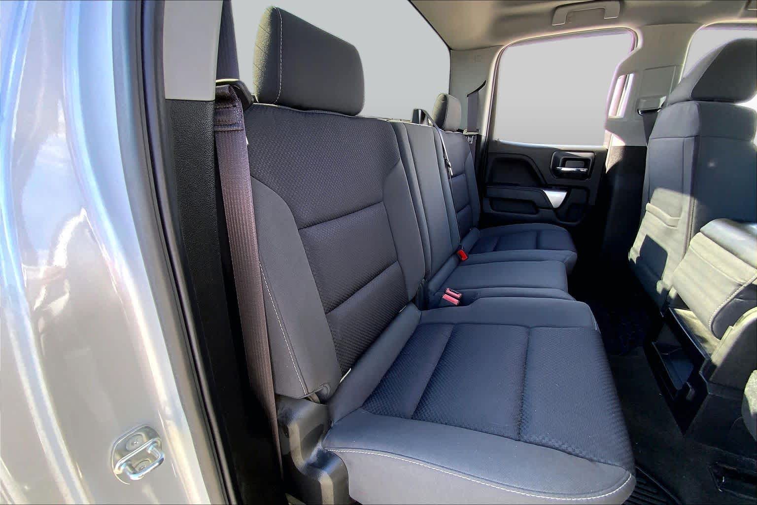 2017 Chevrolet Silverado 1500 photo 19 of 36