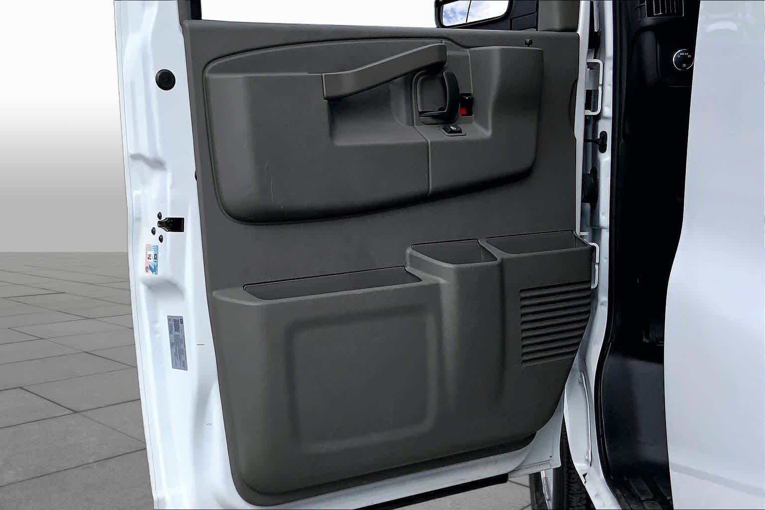 2025 GMC Savana Passenger LT Summit White at Group 1 Toyota Southwest