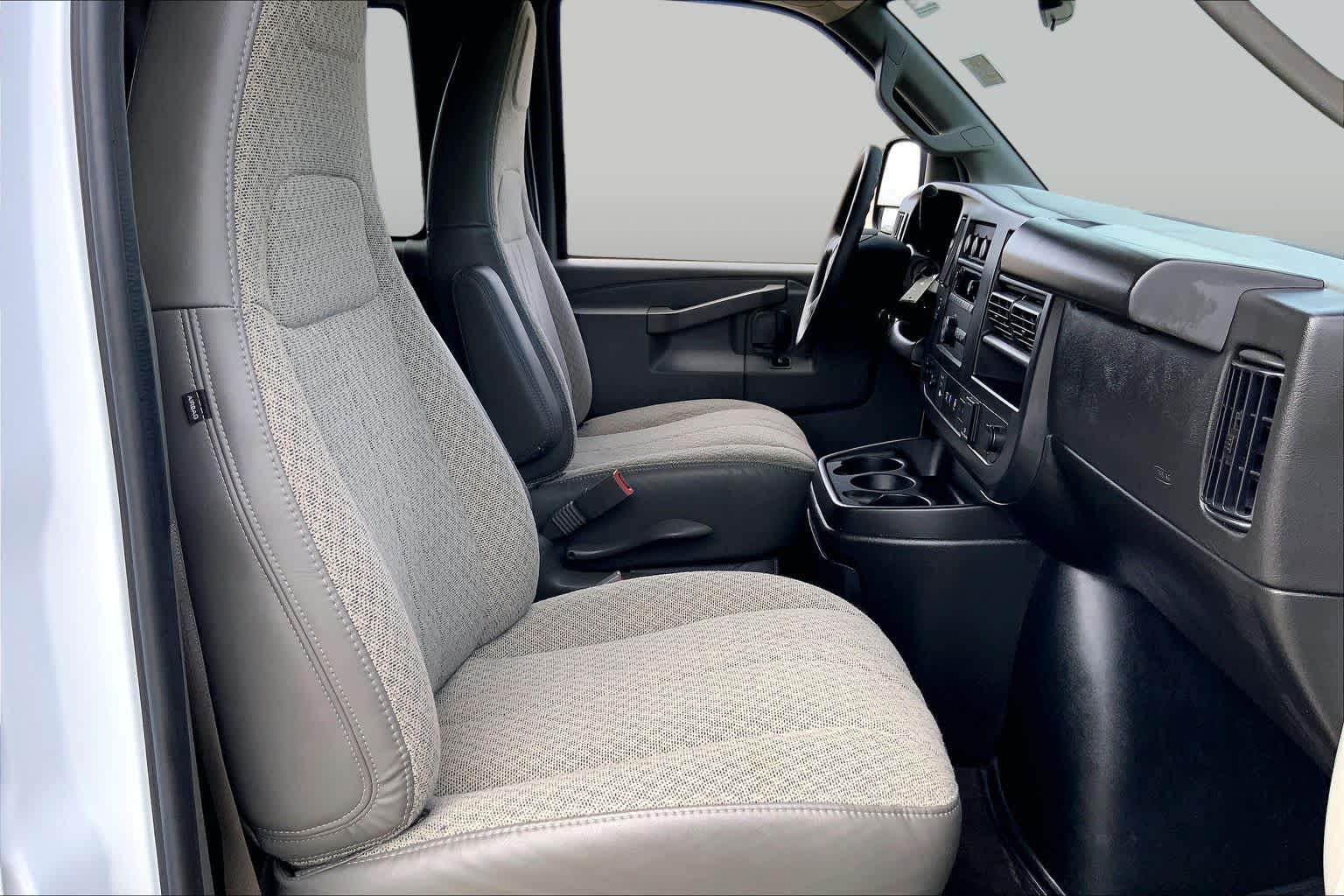 2025 GMC Savana Passenger LT Summit White at Group 1 Toyota Southwest