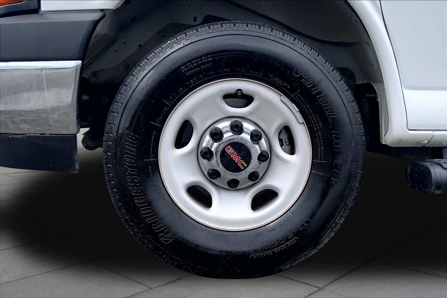 2025 GMC Savana Passenger LT Summit White at Texan GMC Buick