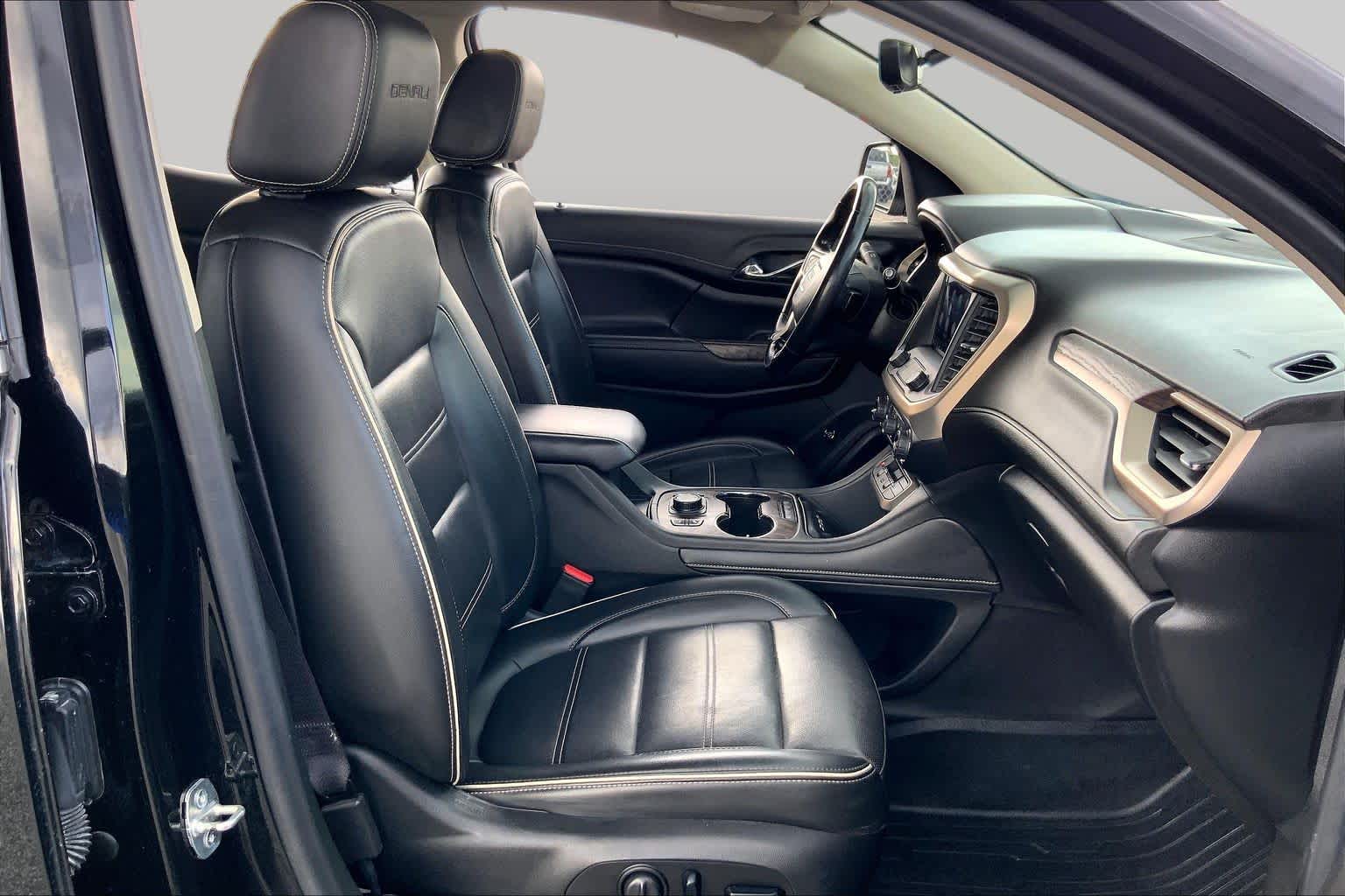 2021 GMC Acadia photo 9 of 36