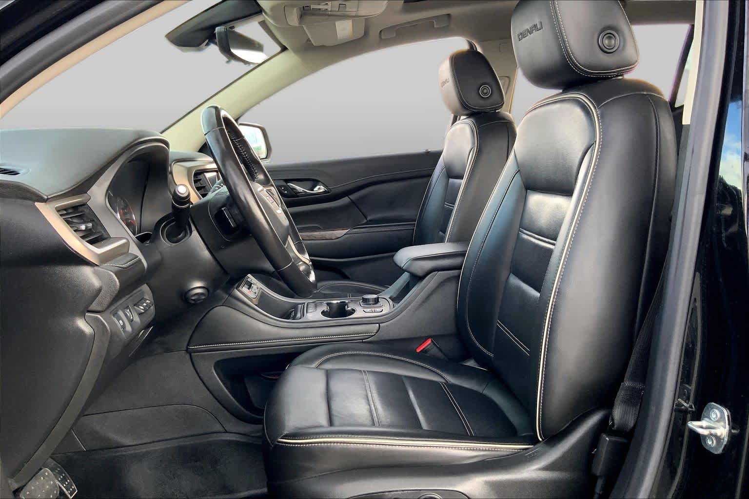 2021 GMC Acadia photo 8 of 36