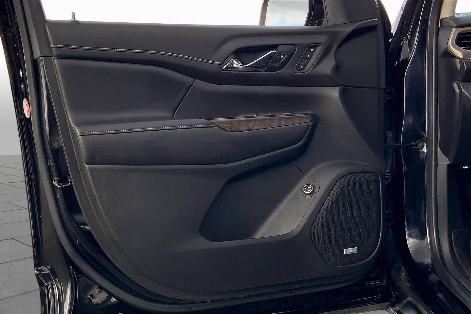 2021 GMC Acadia photo 21 of 36