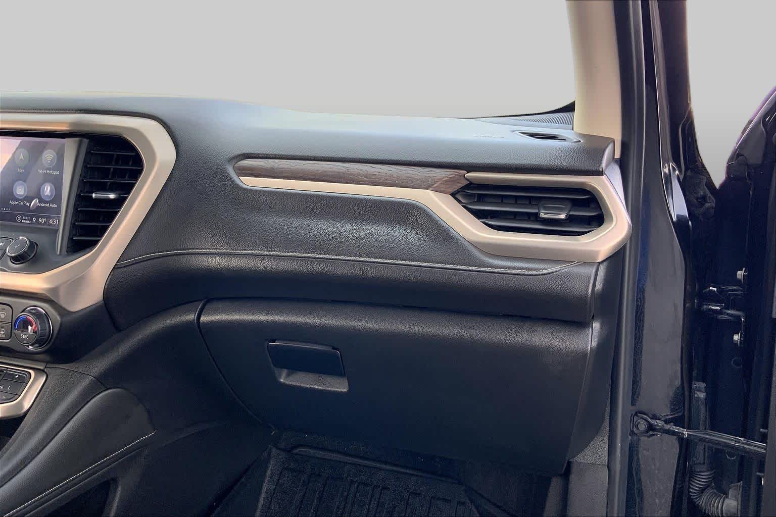 2021 GMC Acadia photo 18 of 36