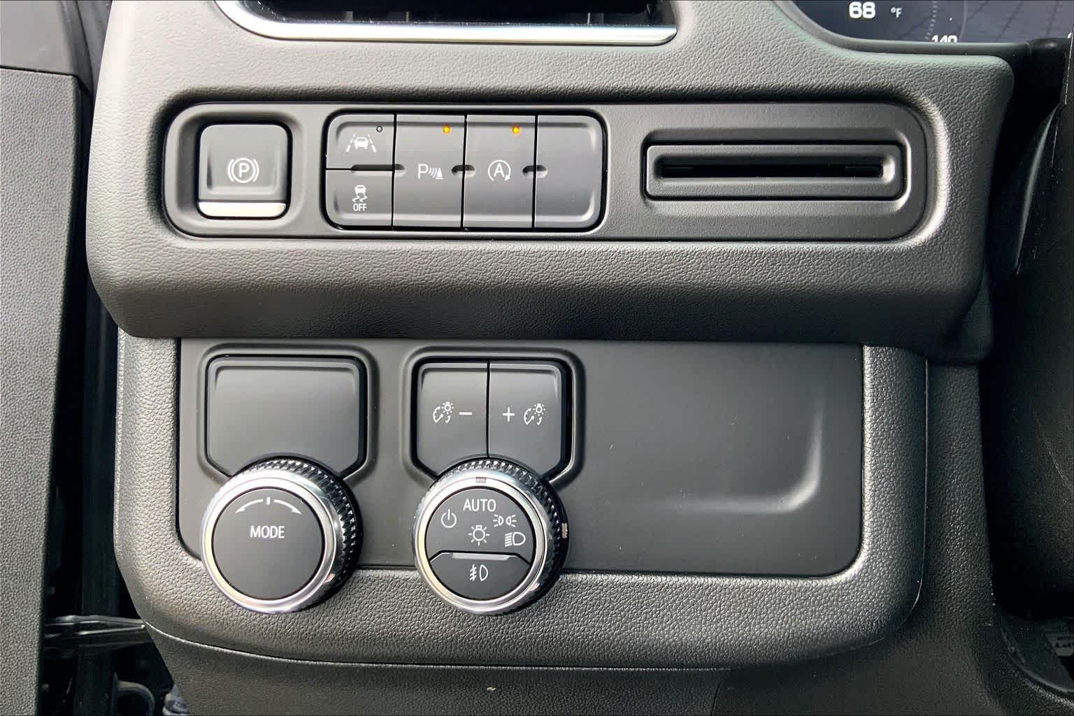 2024 GMC Yukon SLT Onyx Black at Texan GMC Buick
