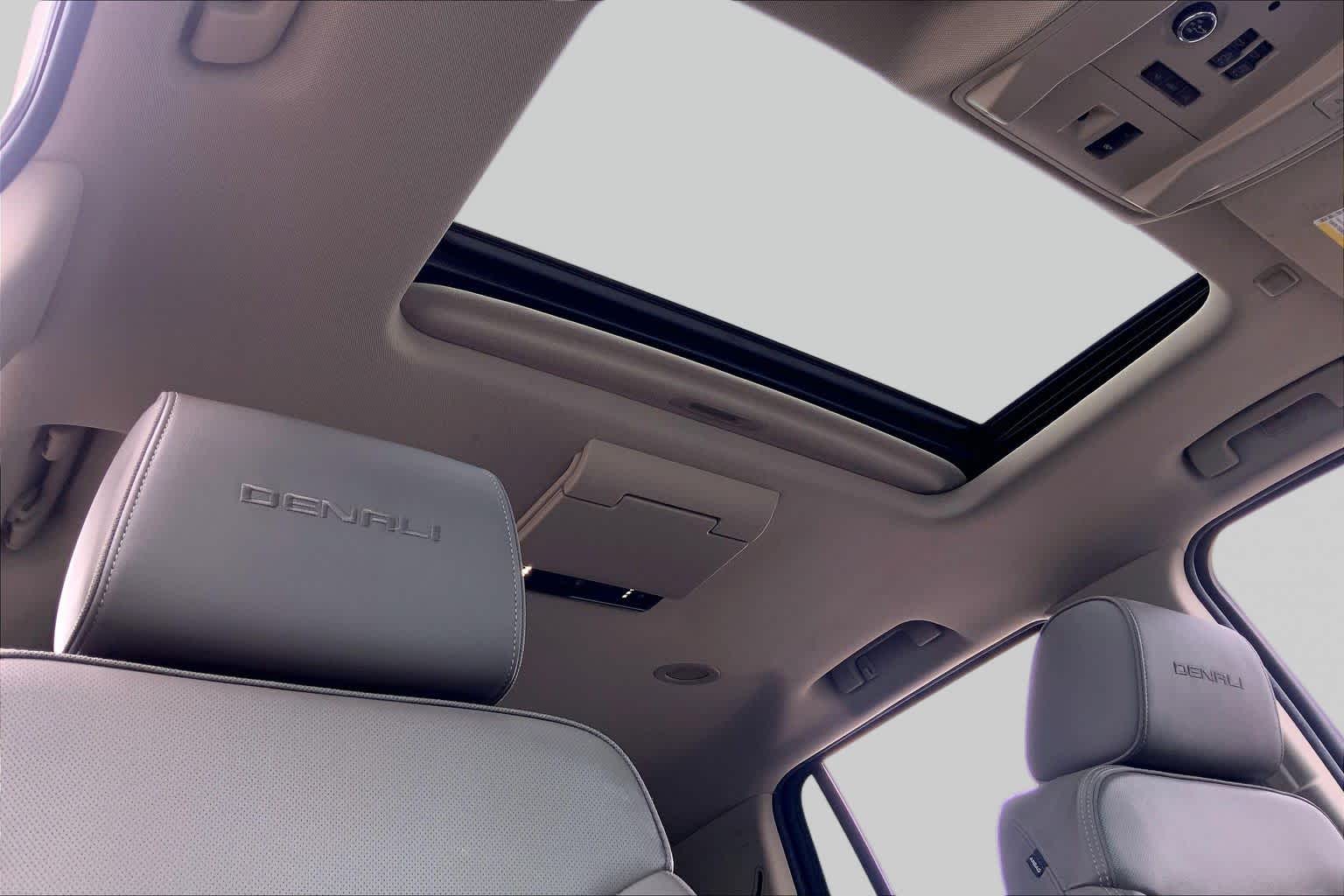 2015 GMC Yukon Denali Denali White Diamond Tricoat at Beck & Masten Kia