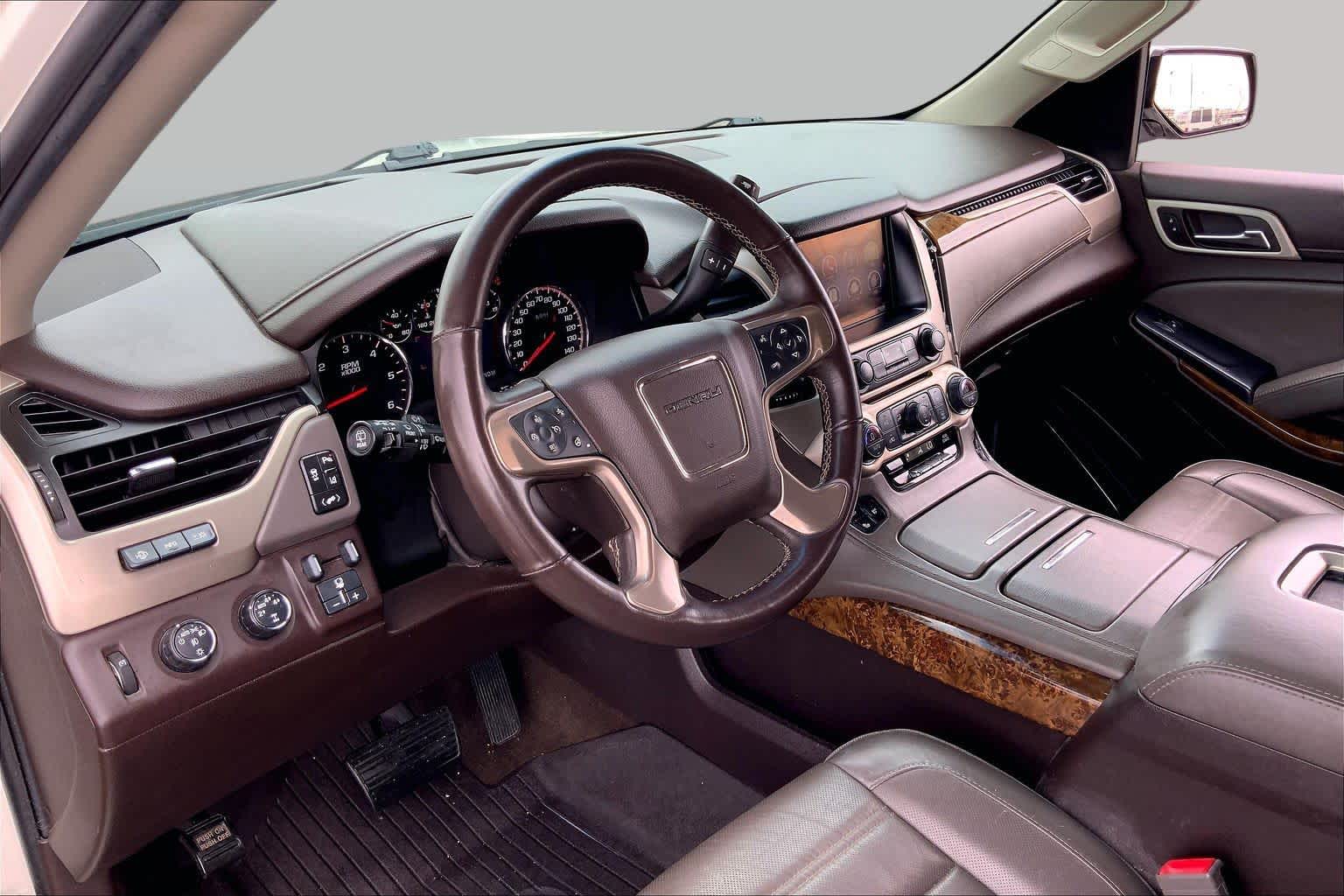 2015 GMC Yukon Denali Denali White Diamond Tricoat at Beck & Masten Kia