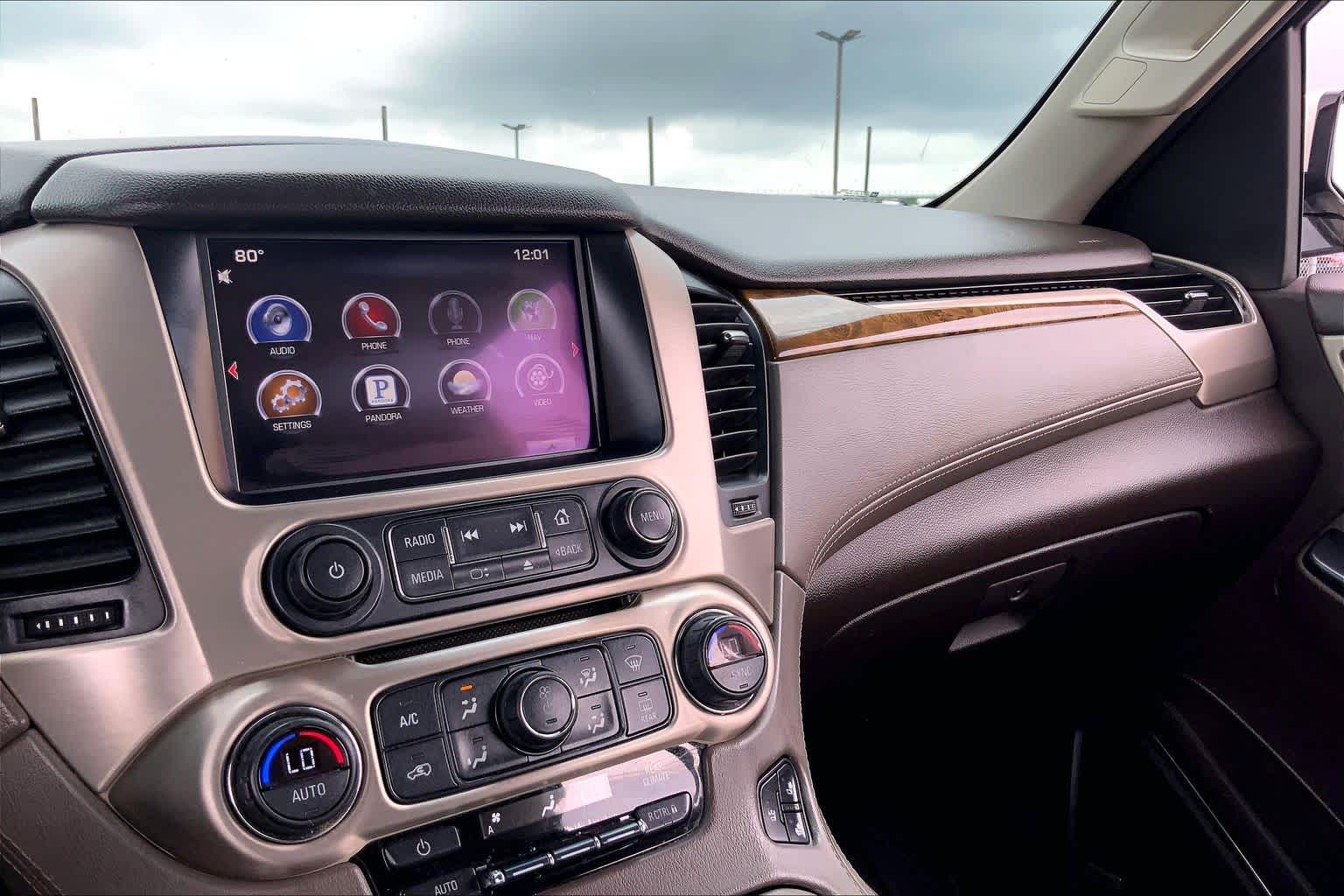 2015 GMC Yukon Denali Denali White Diamond Tricoat at Beck & Masten Kia