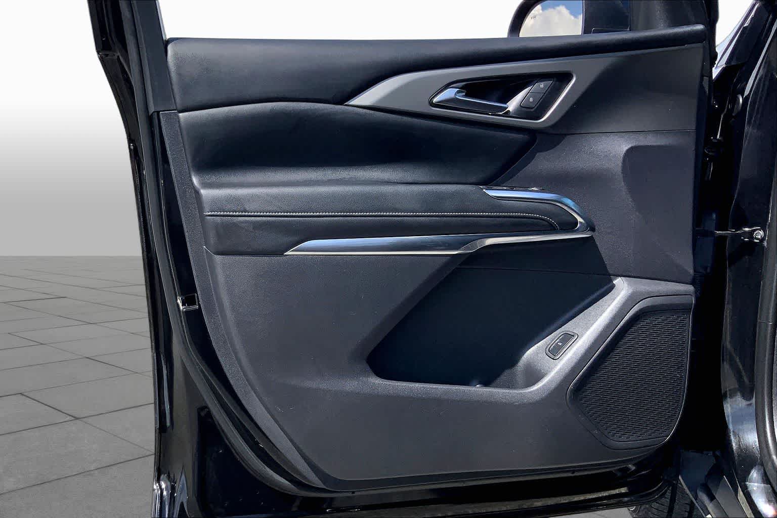 2024 Chevrolet Traverse FWD LT Mosaic Black Metallic at Texan GMC Buick