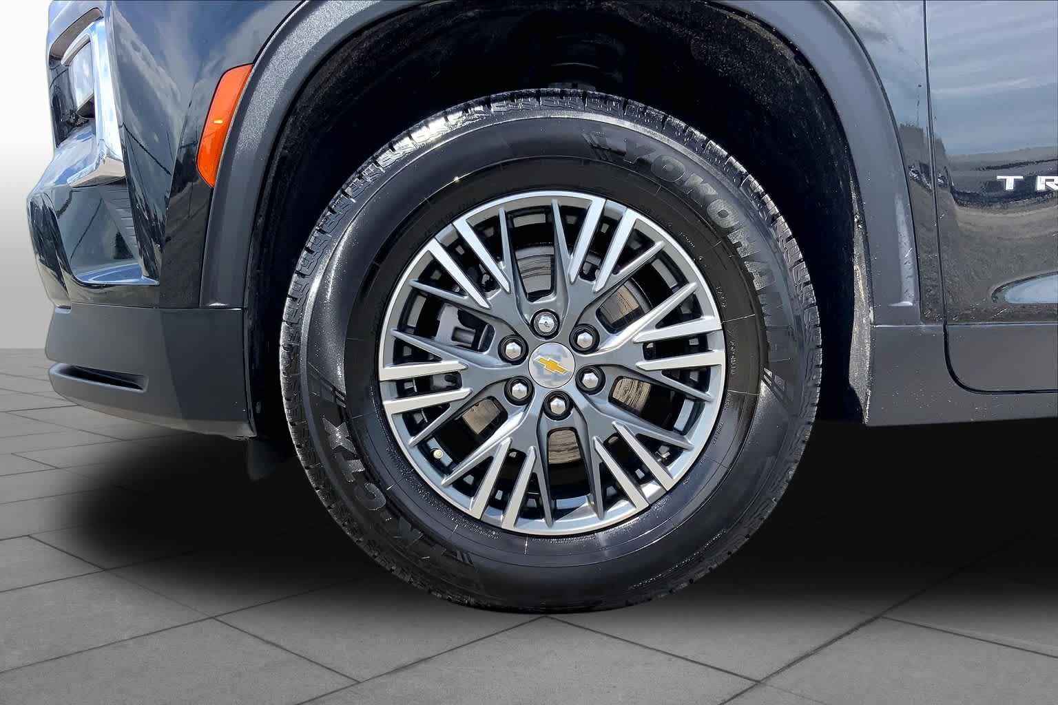 2024 Chevrolet Traverse FWD LT Mosaic Black Metallic at Texan GMC Buick