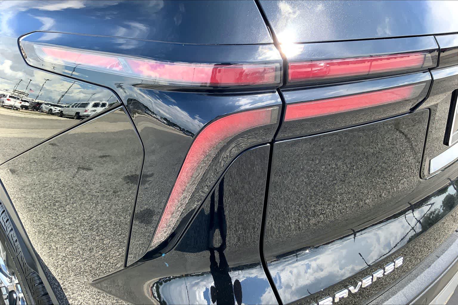 2024 Chevrolet Traverse FWD LT Mosaic Black Metallic at Texan GMC Buick