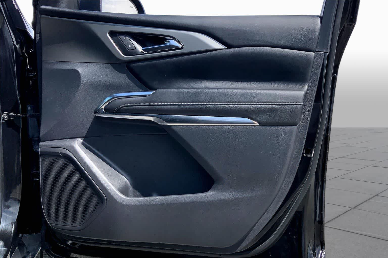 2024 Chevrolet Traverse FWD LT Mosaic Black Metallic at Texan GMC Buick