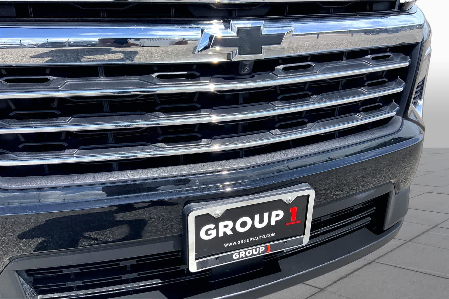 2024 Chevrolet Traverse FWD LT Mosaic Black Metallic at Texan GMC Buick