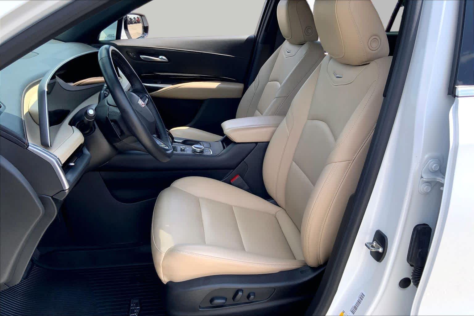 2024 Cadillac XT4 FWD Luxury Crystal White Tricoat at Davis Chevrolet