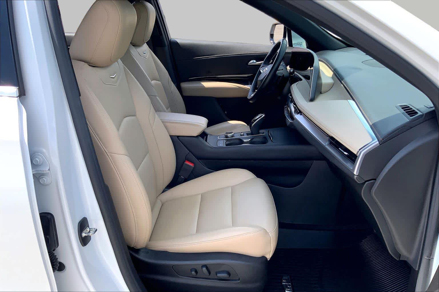 2024 Cadillac XT4 FWD Luxury Crystal White Tricoat at Davis Chevrolet