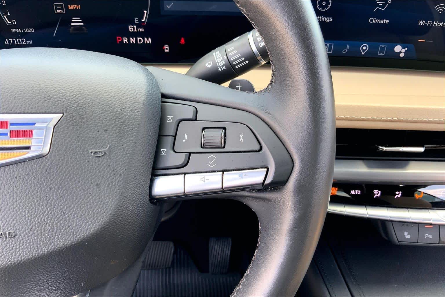2024 Cadillac XT4 FWD Luxury Crystal White Tricoat at Davis Chevrolet