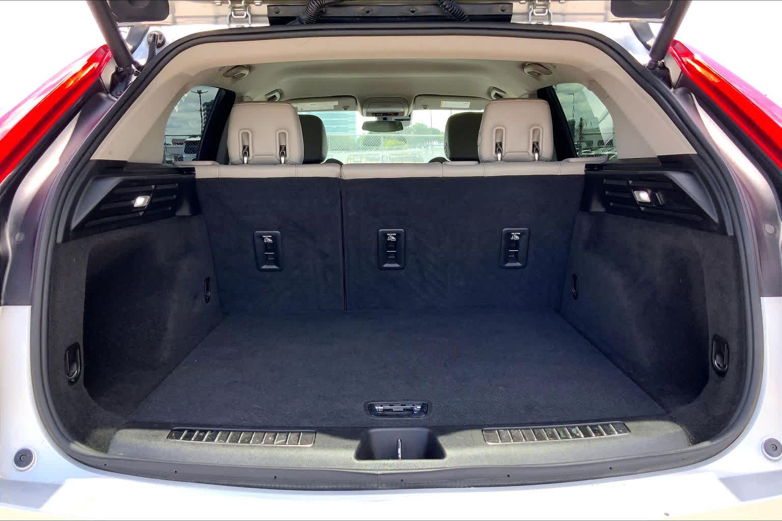 2022 Cadillac XT4 AWD Premium Luxury Radiant Silver Metallic at Lexus Southwest Houston