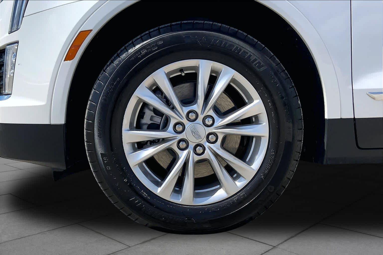 2025 Cadillac XT5 FWD Luxury Crystal White Tricoat at AutoNation Chrysler Jeep Dodge Ram Spring