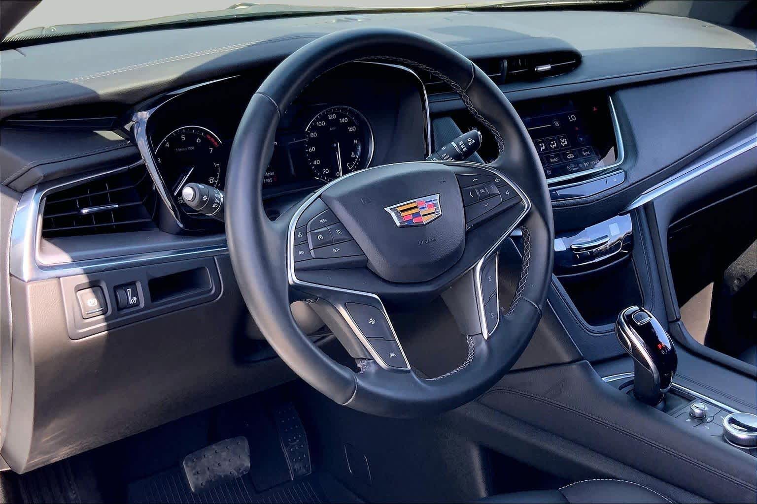 2025 Cadillac XT5 FWD Luxury Crystal White Tricoat at AutoNation Chrysler Jeep Dodge Ram Spring