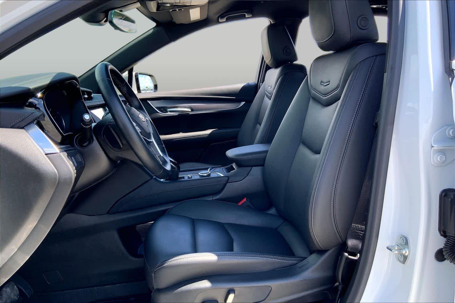 2025 Cadillac XT5 FWD Luxury Crystal White Tricoat at AutoNation Chrysler Jeep Dodge Ram Spring