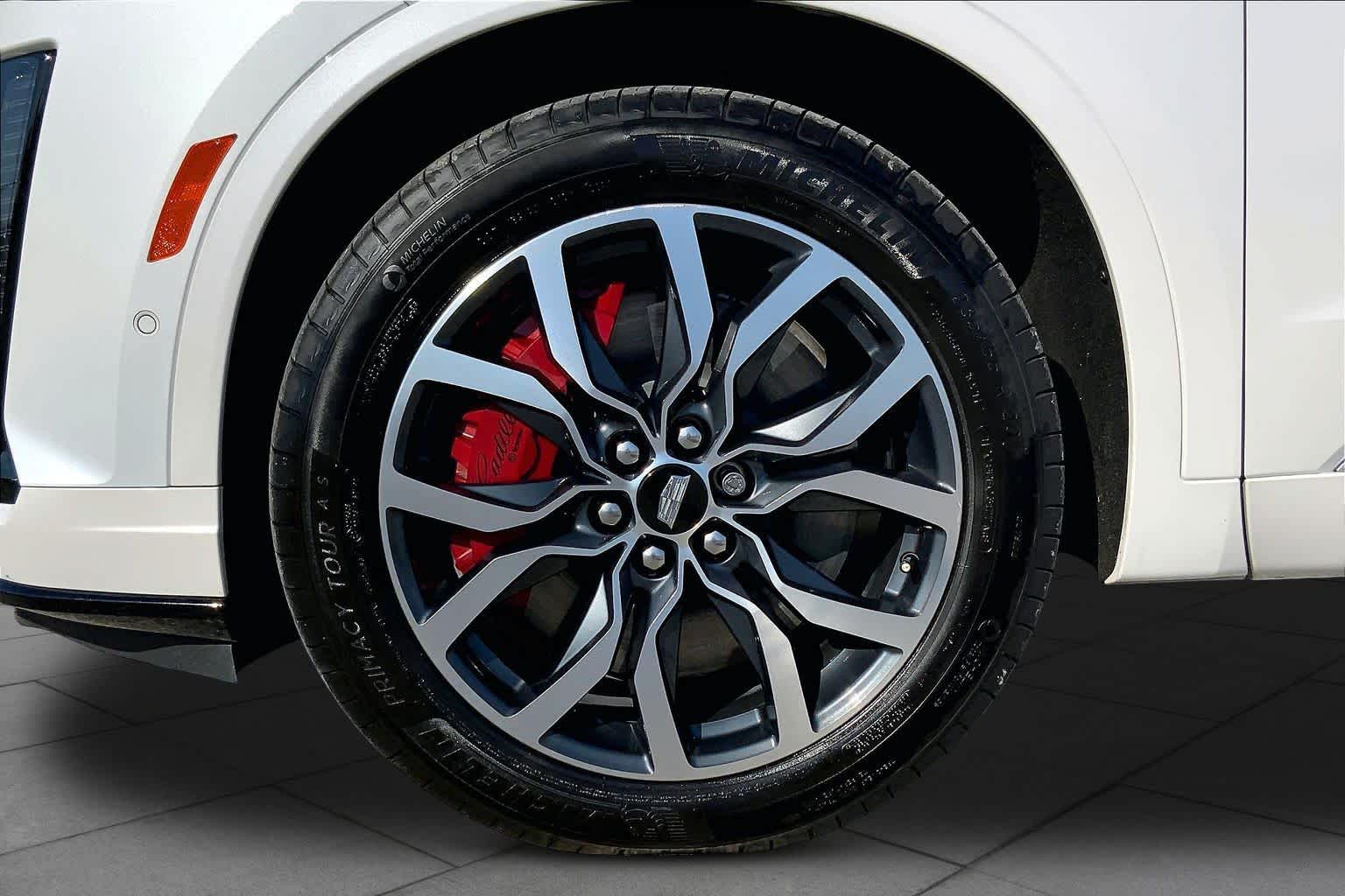 2025 Cadillac XT6 AWD Sport Crystal White Tricoat at Group 1 GMC Buick South