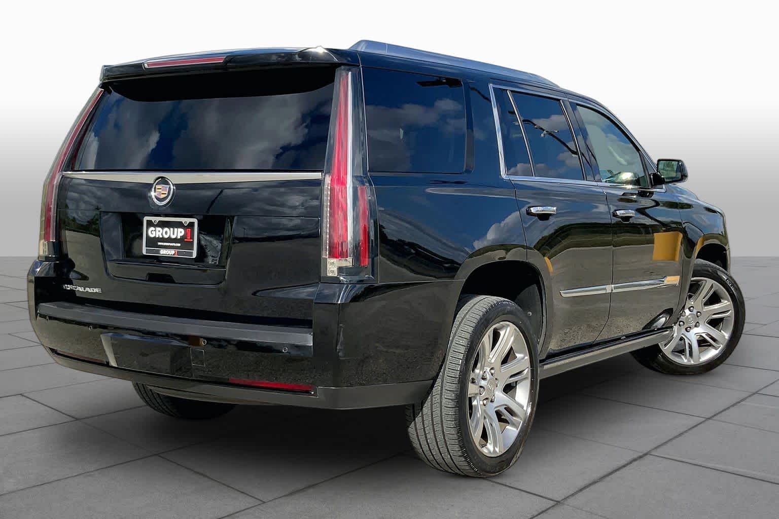 2015 Cadillac Escalade photo 13 of 36