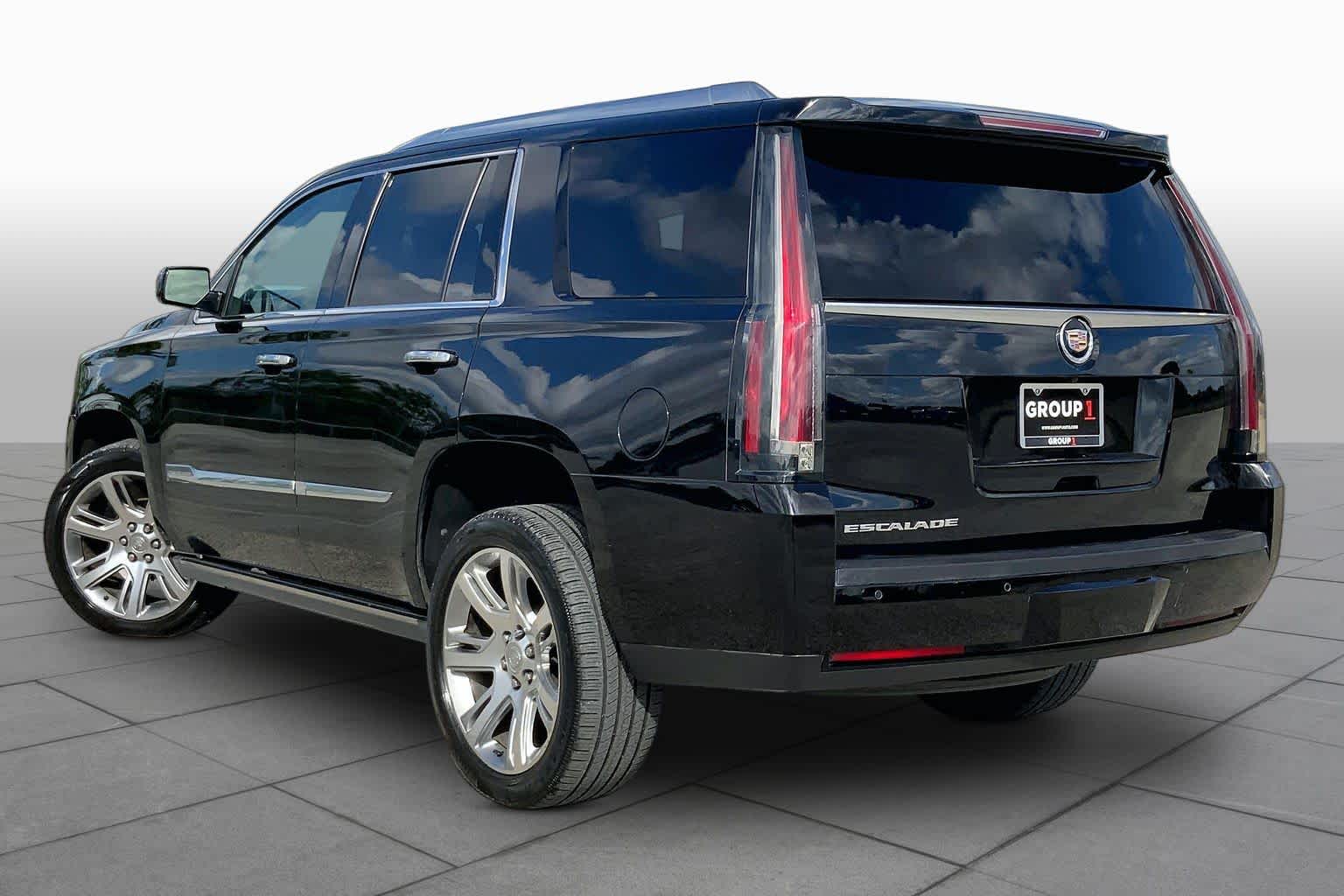 2015 Cadillac Escalade photo 12 of 36