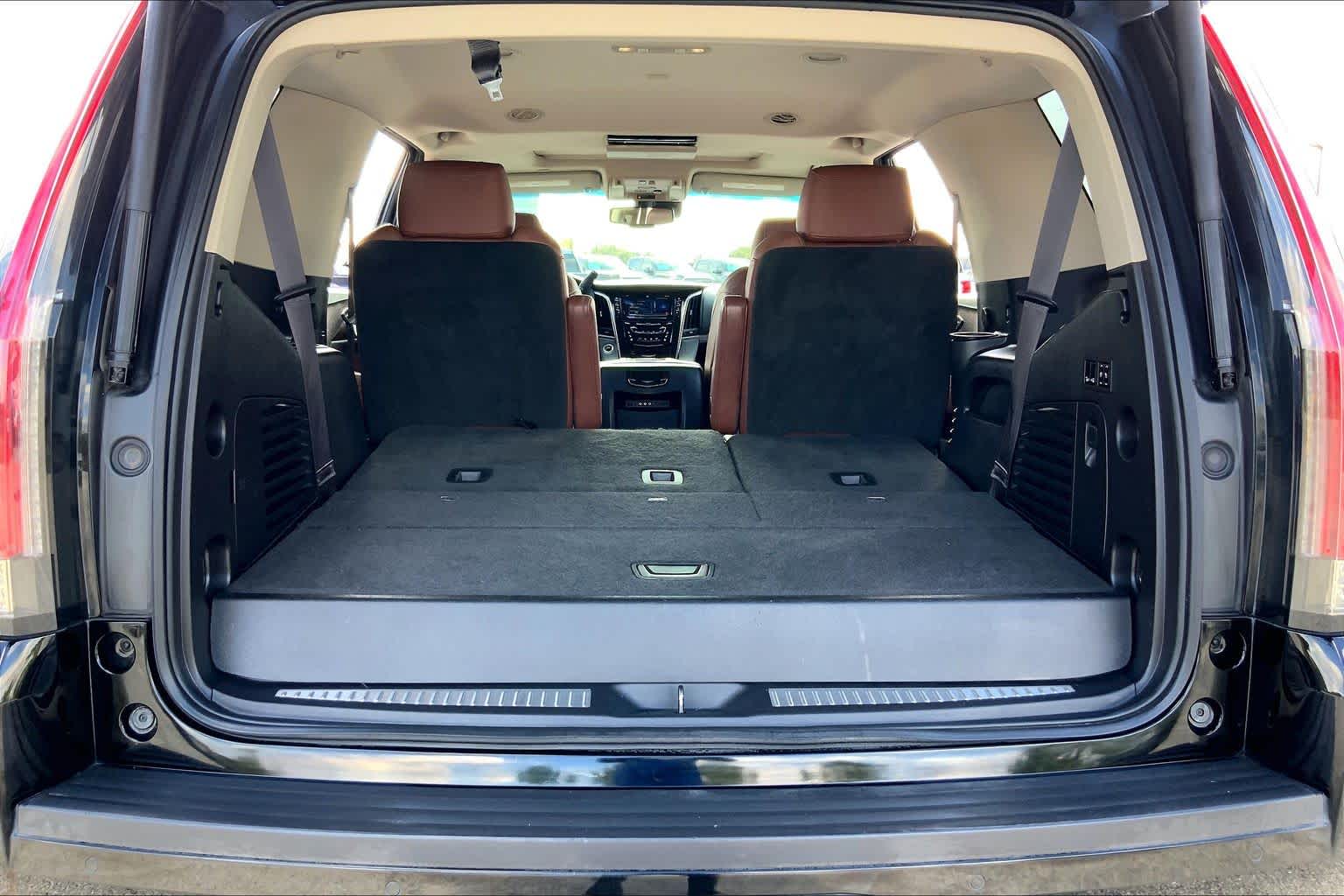 2015 Cadillac Escalade photo 34 of 36