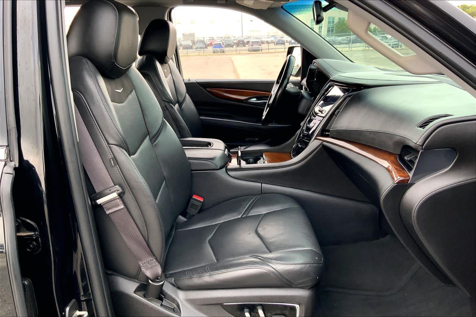 2016 Cadillac Escalade ESV Luxury Collection - 8