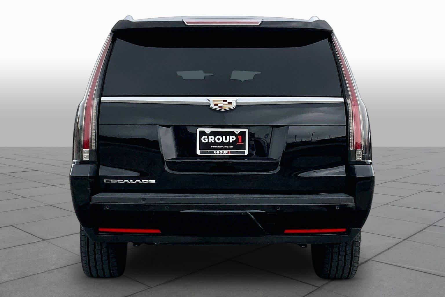 2016 Cadillac Escalade ESV Luxury Collection - 4