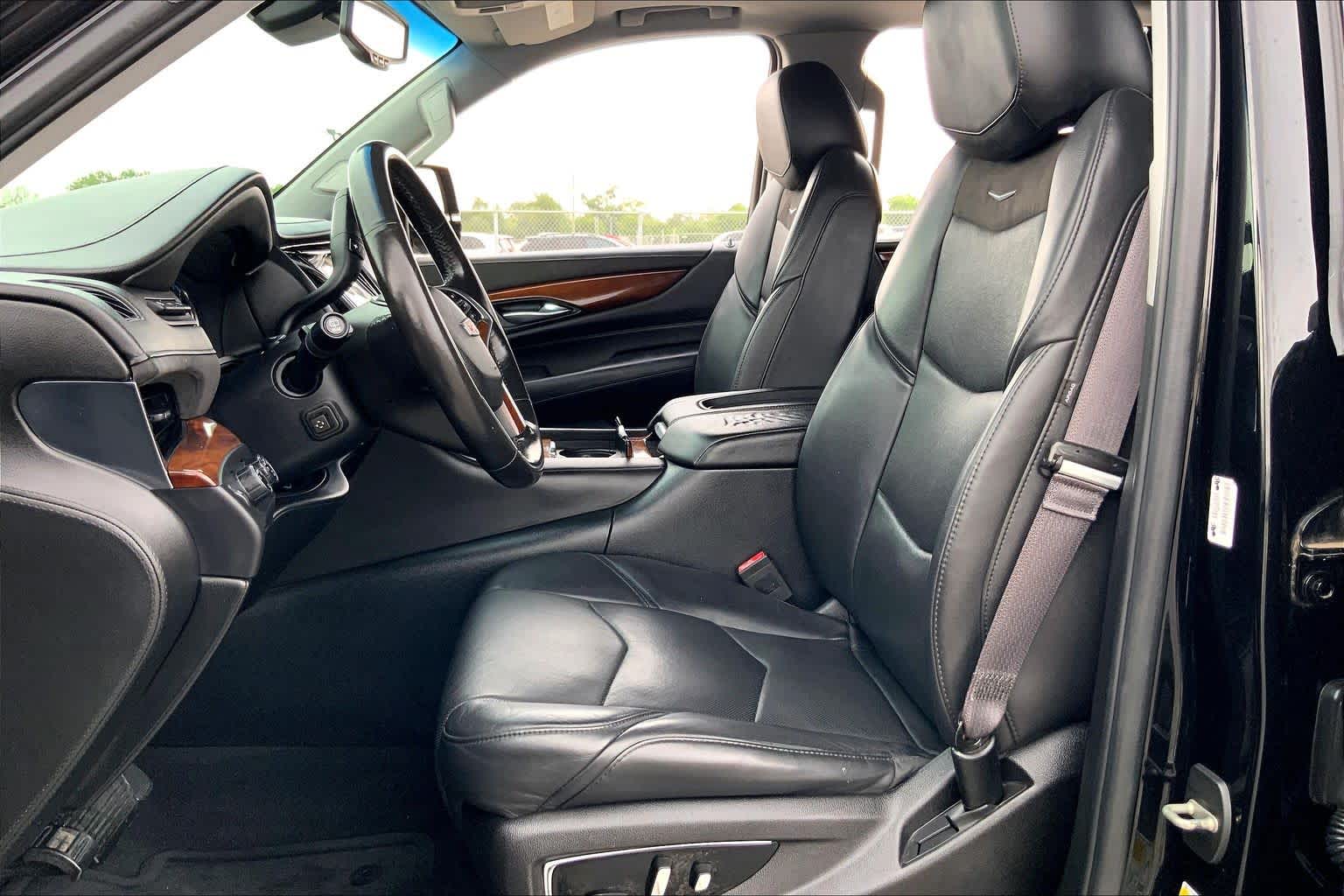 2016 Cadillac Escalade ESV Luxury Collection - 7