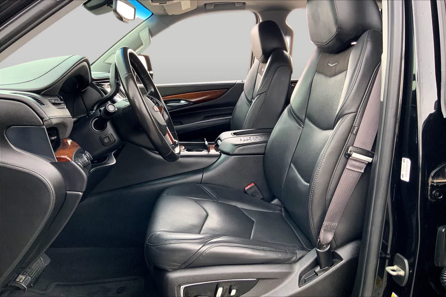 2016 Cadillac Escalade ESV Luxury Collection - 7