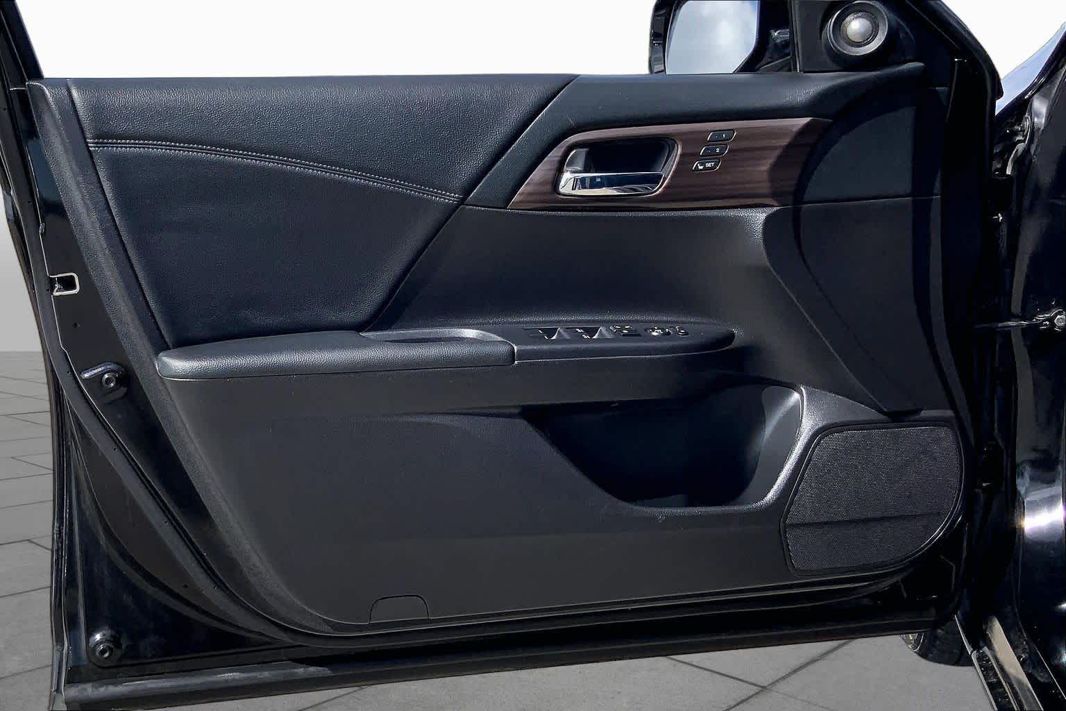 2017 Honda Accord Sedan EX-L Crystal Black Pearl at Team Honda
