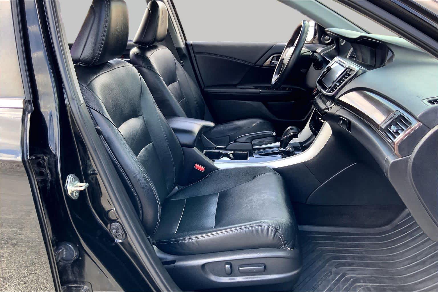 2017 Honda Accord Sedan EX-L Crystal Black Pearl at Team Honda