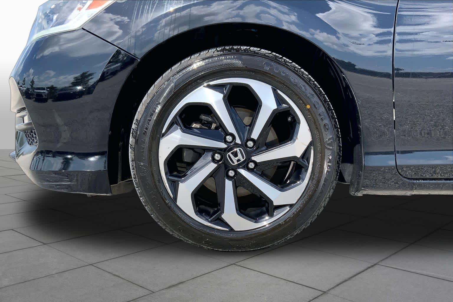 2017 Honda Accord Sedan EX-L Crystal Black Pearl at Team Honda
