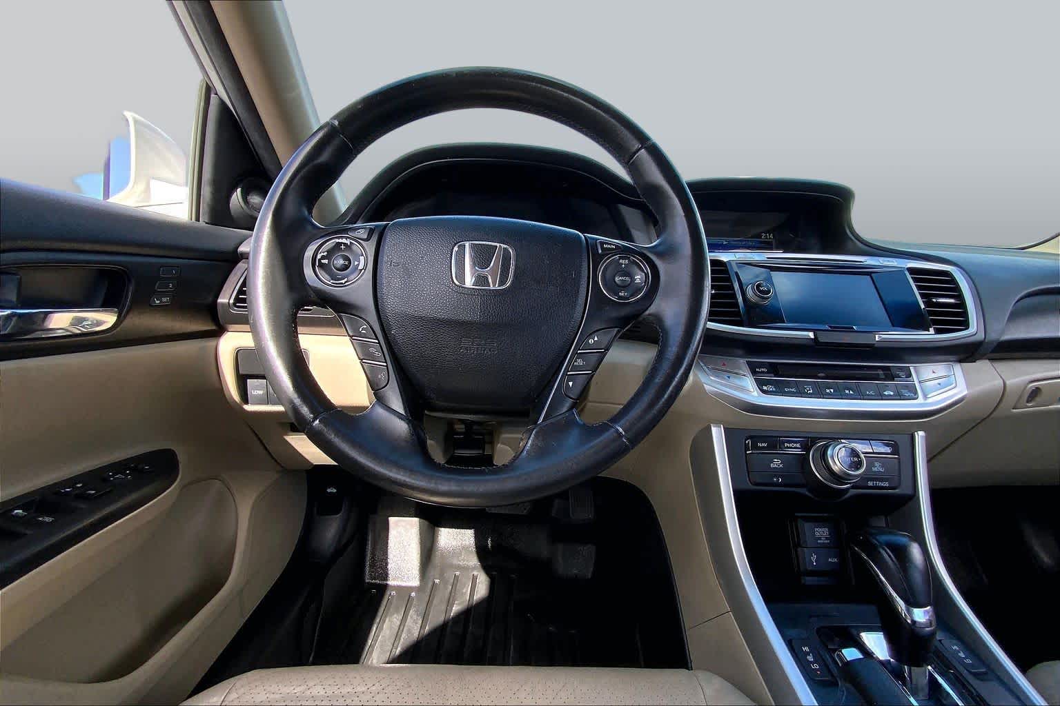 2013 Honda Accord photo 6 of 36