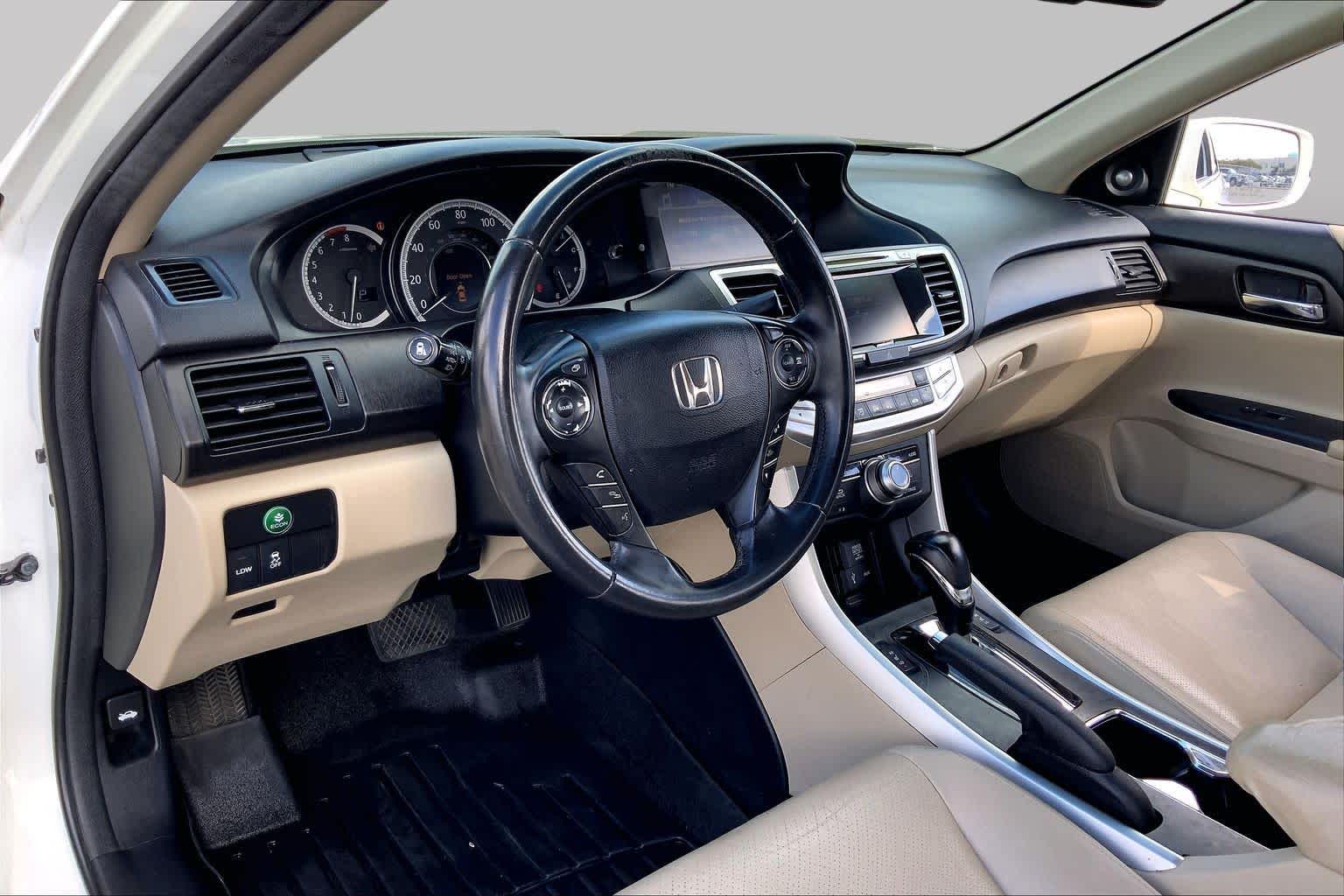 2013 Honda Accord photo 17 of 36