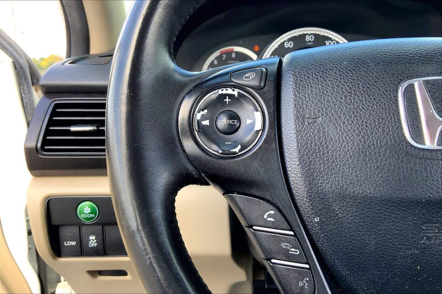 2013 Honda Accord photo 23 of 36