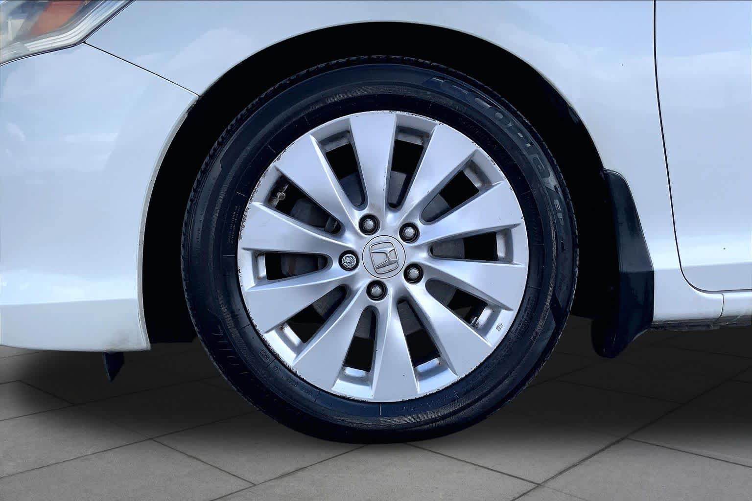 2013 Honda Accord photo 11 of 36