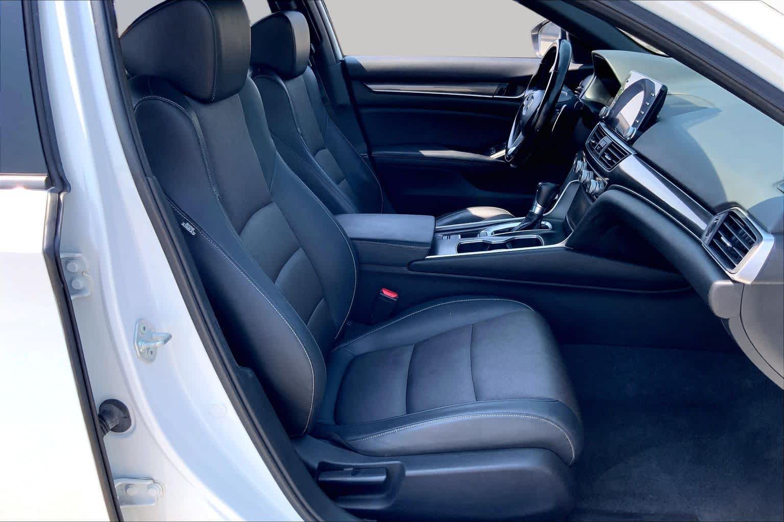 2022 Honda Accord photo 9 of 36